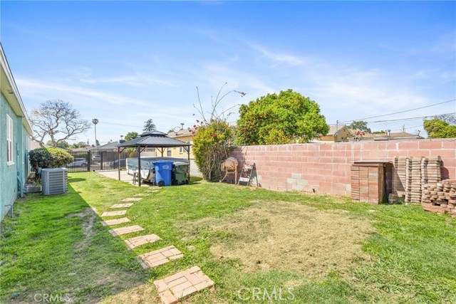 Detail Gallery Image 23 of 28 For 9232 S 7th Ave, Inglewood,  CA 90305 - 4 Beds | 2/1 Baths