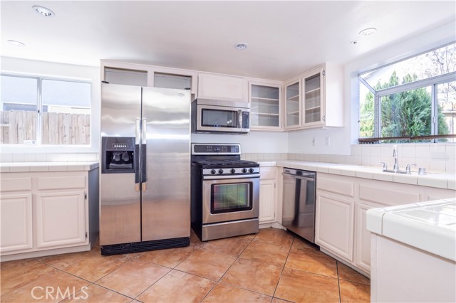 Detail Gallery Image 23 of 34 For 9155 Noble, North Hills,  CA 91343 - 4 Beds | 3 Baths