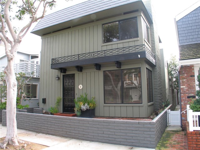 Detail Gallery Image 1 of 20 For 112 Pearl Ave, Newport Beach,  CA 92662 - 3 Beds | 3 Baths