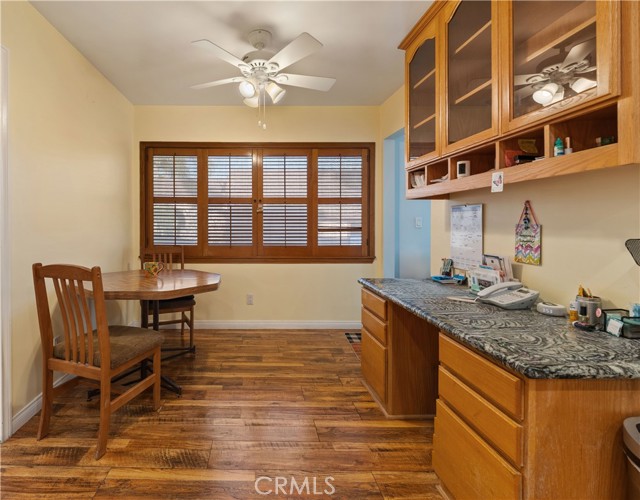 Detail Gallery Image 18 of 28 For 19160 Ingomar St, –,  CA 91335 - 2 Beds | 2 Baths