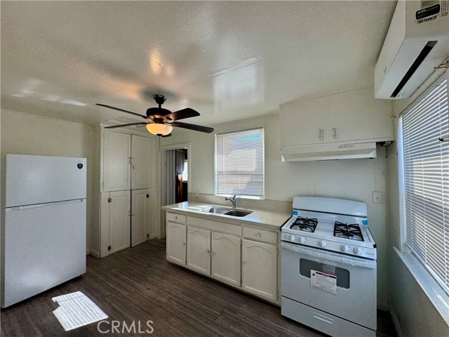 Detail Gallery Image 6 of 7 For 618 S Ford Bld, East Los Angeles,  CA 90022 - 2 Beds | 1 Baths