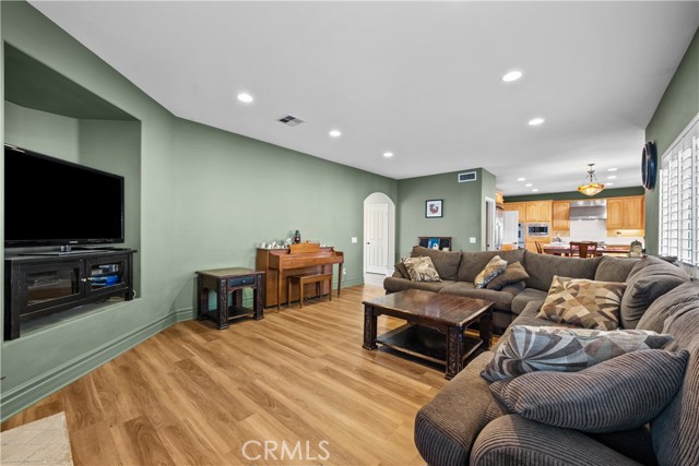 15355 Michael Crest Drive, Canyon Country CA: https://media.crmls.org/medias/0da3942a-6897-4155-8908-02fa28875312.jpg