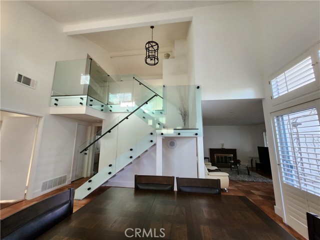 Detail Gallery Image 5 of 32 For 28030 Wildwind Rd, Canyon Country,  CA 91351 - 4 Beds | 3 Baths