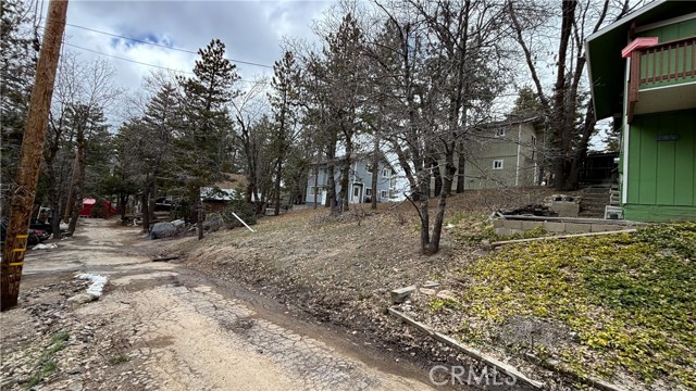 Detail Gallery Image 6 of 9 For 707 Blue Bird Ln, Arrowbear,  CA 92382 - – Beds | – Baths