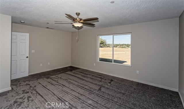 Detail Gallery Image 7 of 25 For 9028 8th Ave, Hesperia,  CA 92345 - 4 Beds | 2/1 Baths