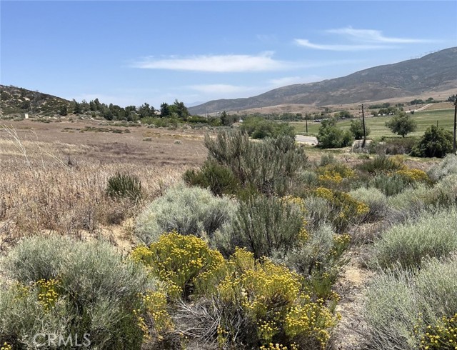 8201 Elizabeth Lake Road, Palmdale CA: https://media.crmls.org/medias/0da712ea-0d2e-4dca-b84f-42bd4aab8ab2.jpg