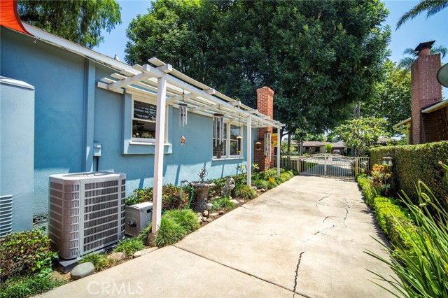132 N Jewell Place, Orange CA: https://media.crmls.org/medias/0da8a036-7160-42cd-8c62-b3bc27081b71.jpg