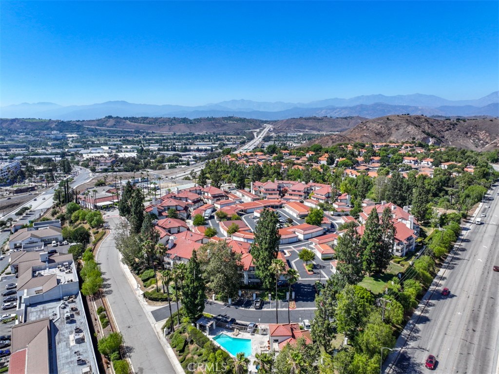 https://media.crmls.org/medias/0da8e5f7-dfc5-48e2-95fa-e04cd2a79a72.jpg?preset=X-Large
