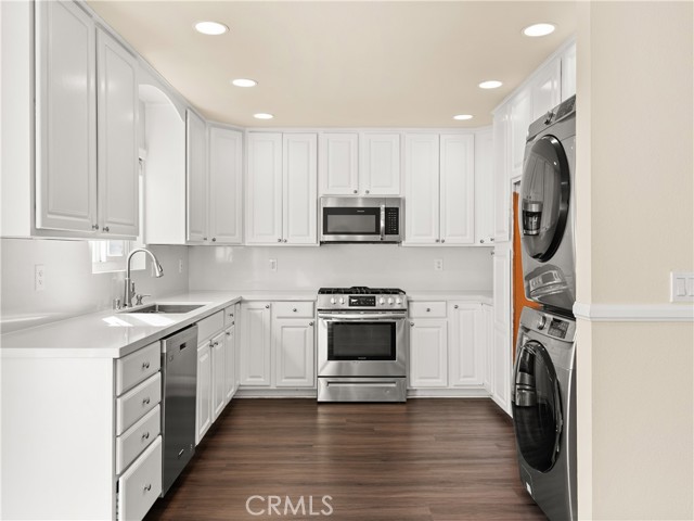 Detail Gallery Image 8 of 46 For 19905 Keswick, Huntington Beach,  CA 92646 - 3 Beds | 2/1 Baths