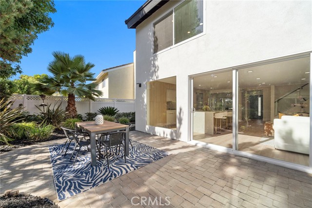 24641 Paige Circle, Laguna Hills CA: https://media.crmls.org/medias/0da98278-ff7f-4e8d-a5d7-2044431bffd8.jpg