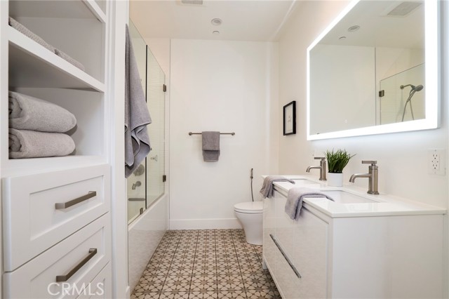 Detail Gallery Image 38 of 59 For 15122 Morrison St, Sherman Oaks,  CA 91403 - 4 Beds | 3/1 Baths