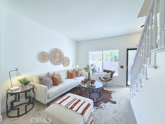 Detail Gallery Image 4 of 28 For 582 via Colinas, Thousand Oaks,  CA 91362 - 2 Beds | 2 Baths