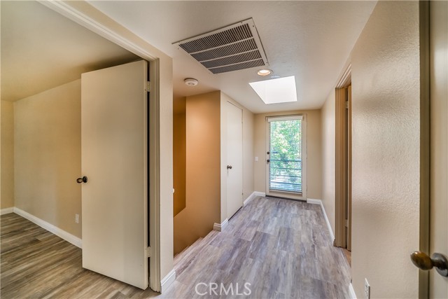 Detail Gallery Image 16 of 33 For 13236 Valleyheart #102,  Studio City,  CA 91604 - 2 Beds | 3 Baths