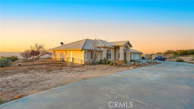 Image 2 for 25572 Castle Rock Rd, Apple Valley, CA 92308