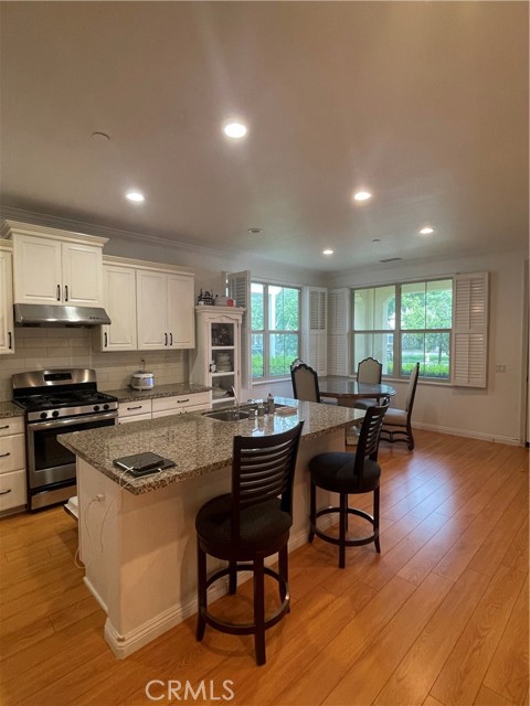 Detail Gallery Image 6 of 10 For 168 Rose Arch, Irvine,  CA 92620 - 3 Beds | 2/1 Baths