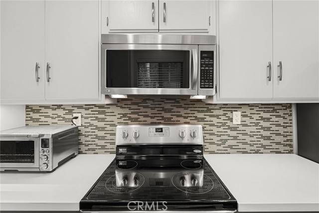 Detail Gallery Image 6 of 24 For 1045 N Kings Rd #107,  West Hollywood,  CA 90069 - 2 Beds | 2 Baths