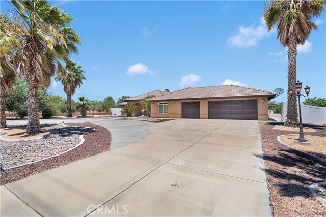 14572 Sultana Street, Hesperia CA: https://media.crmls.org/medias/0daeae9d-0e12-4fd3-95a8-e384eabe0ec2.jpg
