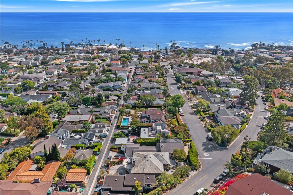 https://media.crmls.org/medias/0daee140-258d-4414-a682-75800e757197.jpg?preset=X-Large
