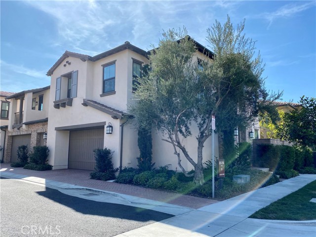 220 Crescent Moon, Irvine, CA 92602