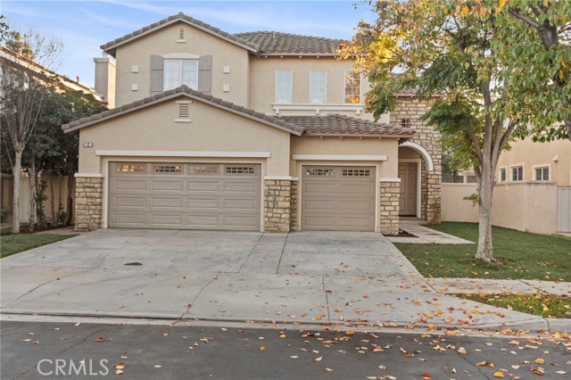 Detail Gallery Image 3 of 46 For 12 via De La Valle, Lake Elsinore,  CA 92532 - 5 Beds | 3 Baths