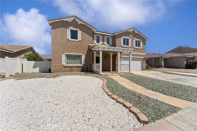 Detail Gallery Image 4 of 39 For 14691 Hondo Dr, Victorville,  CA 92394 - 4 Beds | 2/1 Baths