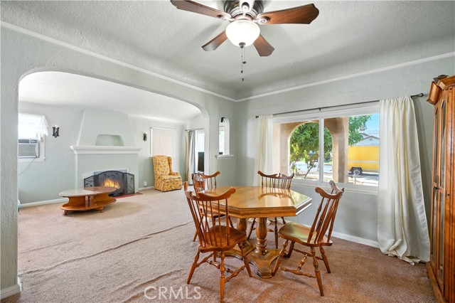 1909 Marlborough Avenue, Riverside CA: https://media.crmls.org/medias/0db13318-dc39-4792-9ea6-320920440774.jpg