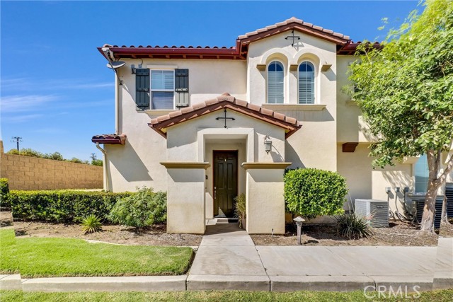 Detail Gallery Image 1 of 34 For 2750 E Oak Hill Dr #30,  Ontario,  CA 91761 - 3 Beds | 2/1 Baths