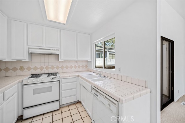 9280 El Bordo Avenue, Atascadero CA: https://media.crmls.org/medias/0db16240-1067-4550-b2e6-928a1ad4e7b2.jpg