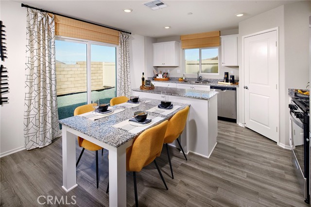 Detail Gallery Image 5 of 13 For 30504 Genesis Ct, Winchester,  CA 92596 - 3 Beds | 2/1 Baths