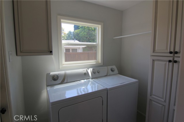 341 N Pine Street, Orange CA: https://media.crmls.org/medias/0db21691-5c05-4ce5-9b8e-a89fddb08359.jpg