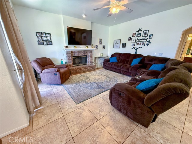 Detail Gallery Image 17 of 45 For 13251 Kirkwood, Victorville,  CA 92392 - 4 Beds | 3 Baths