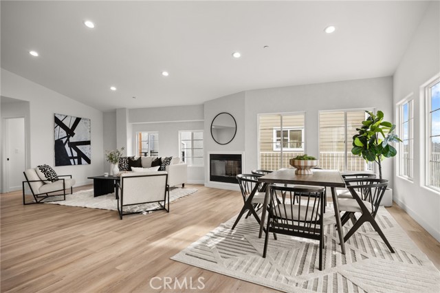 Detail Gallery Image 11 of 32 For 2391 Yorkshire Dr, Los Angeles,  CA 90065 - 3 Beds | 2/1 Baths