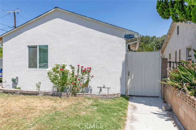 Detail Gallery Image 2 of 17 For 17237 Kingsbury St a,  Granada Hills,  CA 91344 - 0 Beds | 1 Baths