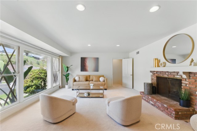Detail Gallery Image 5 of 41 For 4482 Don Miguel Dr, Los Angeles,  CA 90008 - 2 Beds | 1/1 Baths