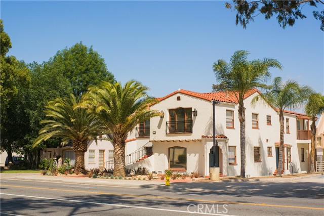 711 W 6th Street, Corona CA: https://media.crmls.org/medias/0db51412-0b46-4874-8cfa-e12bc68ad599.jpg