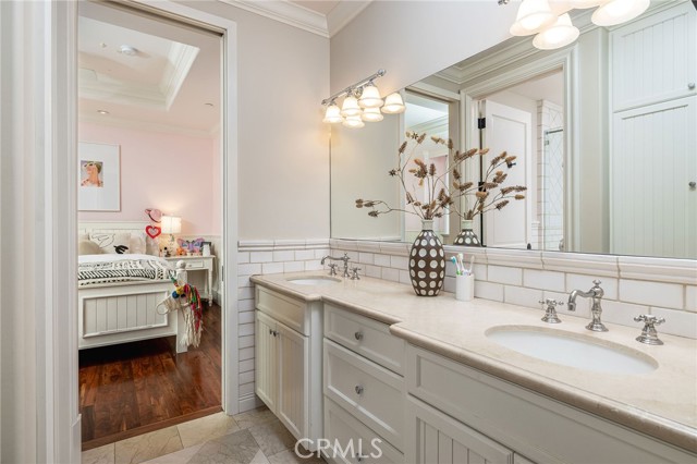 Image 31 of 71 For 11262 Skyline