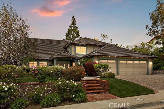 784 S Goldfinch, Anaheim Hills CA: https://media.crmls.org/medias/0db6d925-ea7a-4eb8-96c3-bbe9a334c68b.jpg