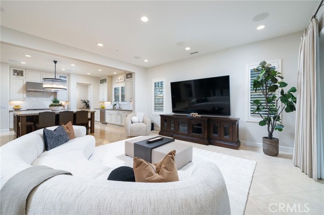 Detail Gallery Image 7 of 67 For 614 E Camellia Way, Azusa,  CA 91702 - 5 Beds | 4/1 Baths