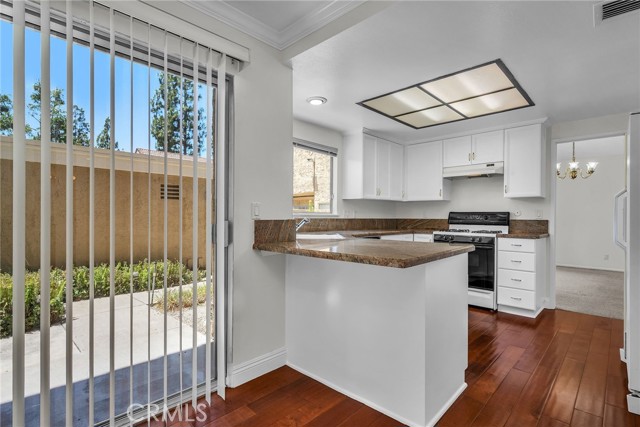 335 Sprucewood Avenue, Oak Park CA: https://media.crmls.org/medias/0db7145b-0174-4f24-9632-50437bcc323e.jpg