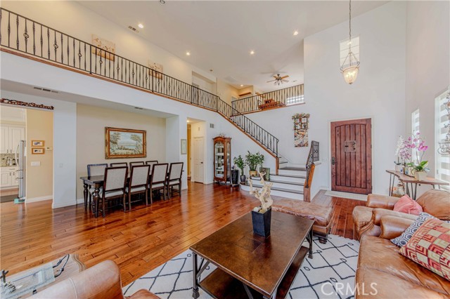 2101 S Sanders Ct, La Habra CA: https://media.crmls.org/medias/0db72c2a-a433-4c61-a035-4c6f5be5a8a2.jpg