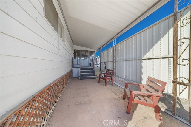 1895 W Devonshire Avenue, Hemet CA: https://media.crmls.org/medias/0db74581-e41a-4679-98f1-a5e1712d852e.jpg