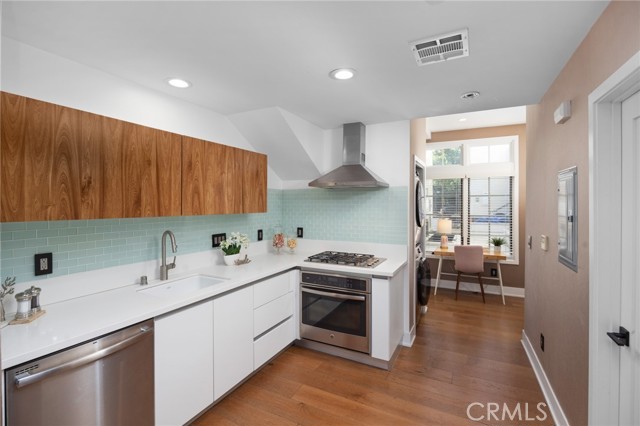 Detail Gallery Image 4 of 12 For 288 S Oakland Ave #107,  Pasadena,  CA 91101 - 0 Beds | 1 Baths