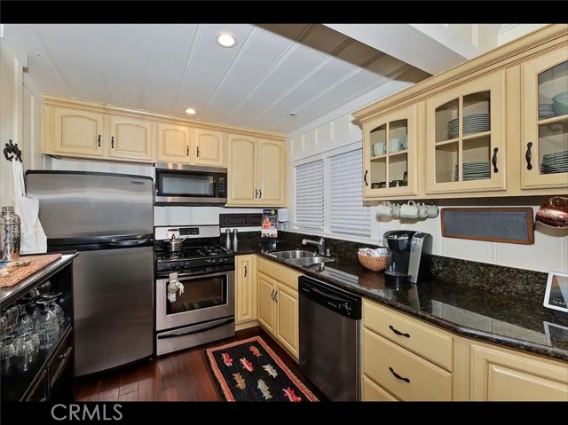 855 Lake Drive, Lake Arrowhead CA: https://media.crmls.org/medias/0db899ad-90fc-4dad-91ca-be4f27887641.jpg