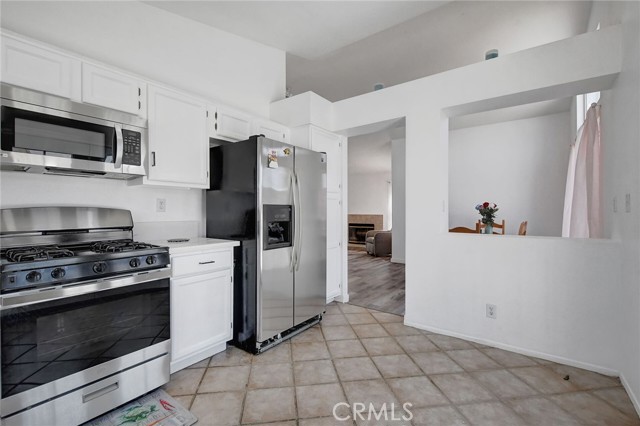 Detail Gallery Image 16 of 74 For 36915 Firethorn St, Palmdale,  CA 93550 - 4 Beds | 2/1 Baths
