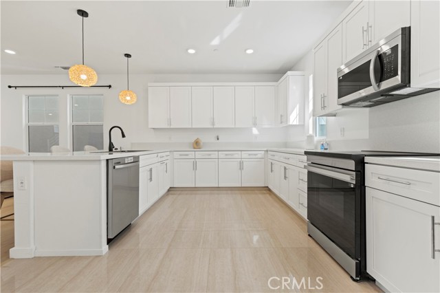 Detail Gallery Image 7 of 33 For 2533 Projection St, South El Monte,  CA 91733 - 4 Beds | 3/1 Baths