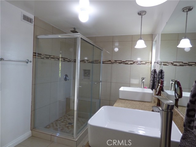 5650 Lake Lindero Drive, Agoura Hills CA: https://media.crmls.org/medias/0dba68d4-6a7a-48b8-9600-2123f89875ec.jpg