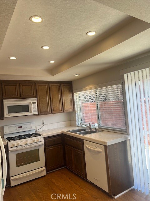 Detail Gallery Image 8 of 21 For 950 W Lamark Ln, Anaheim,  CA 92802 - 3 Beds | 2/1 Baths