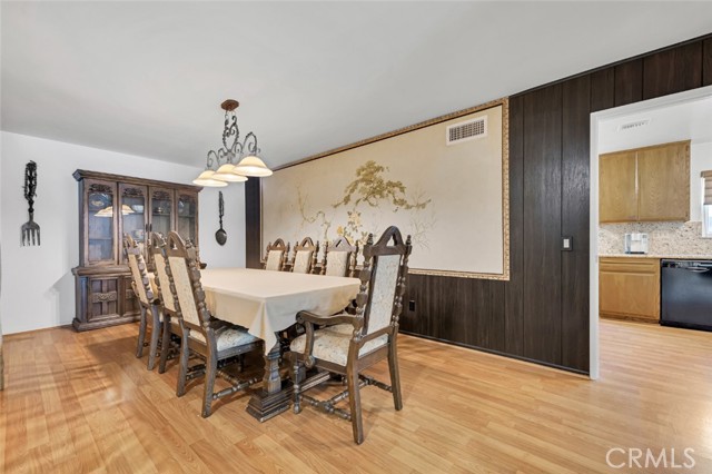 Detail Gallery Image 13 of 38 For 17078 Minnehaha St, Granada Hills,  CA 91344 - 4 Beds | 2/1 Baths