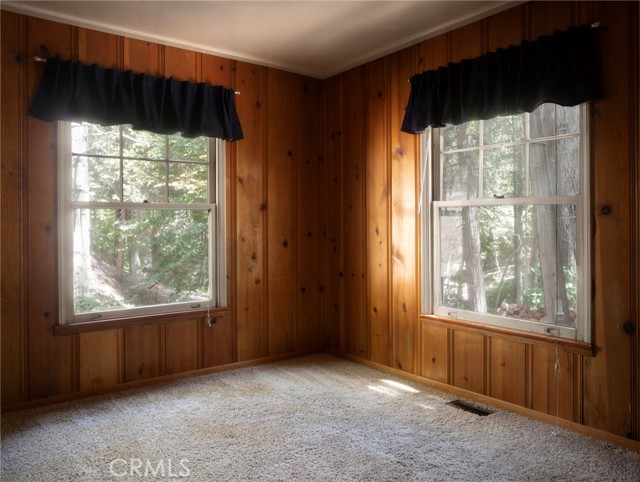 Detail Gallery Image 11 of 13 For 407 Dolly Varden Dr, Lake Arrowhead,  CA 92352 - 3 Beds | 2 Baths