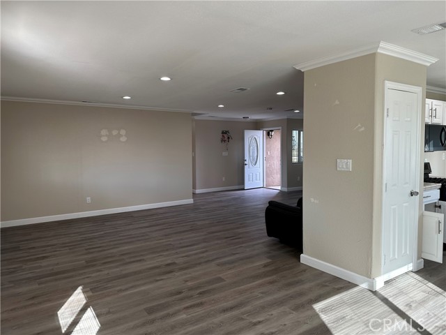 Detail Gallery Image 8 of 10 For 20621 Melville Drive, California City,  CA 93505 - 3 Beds | 2 Baths